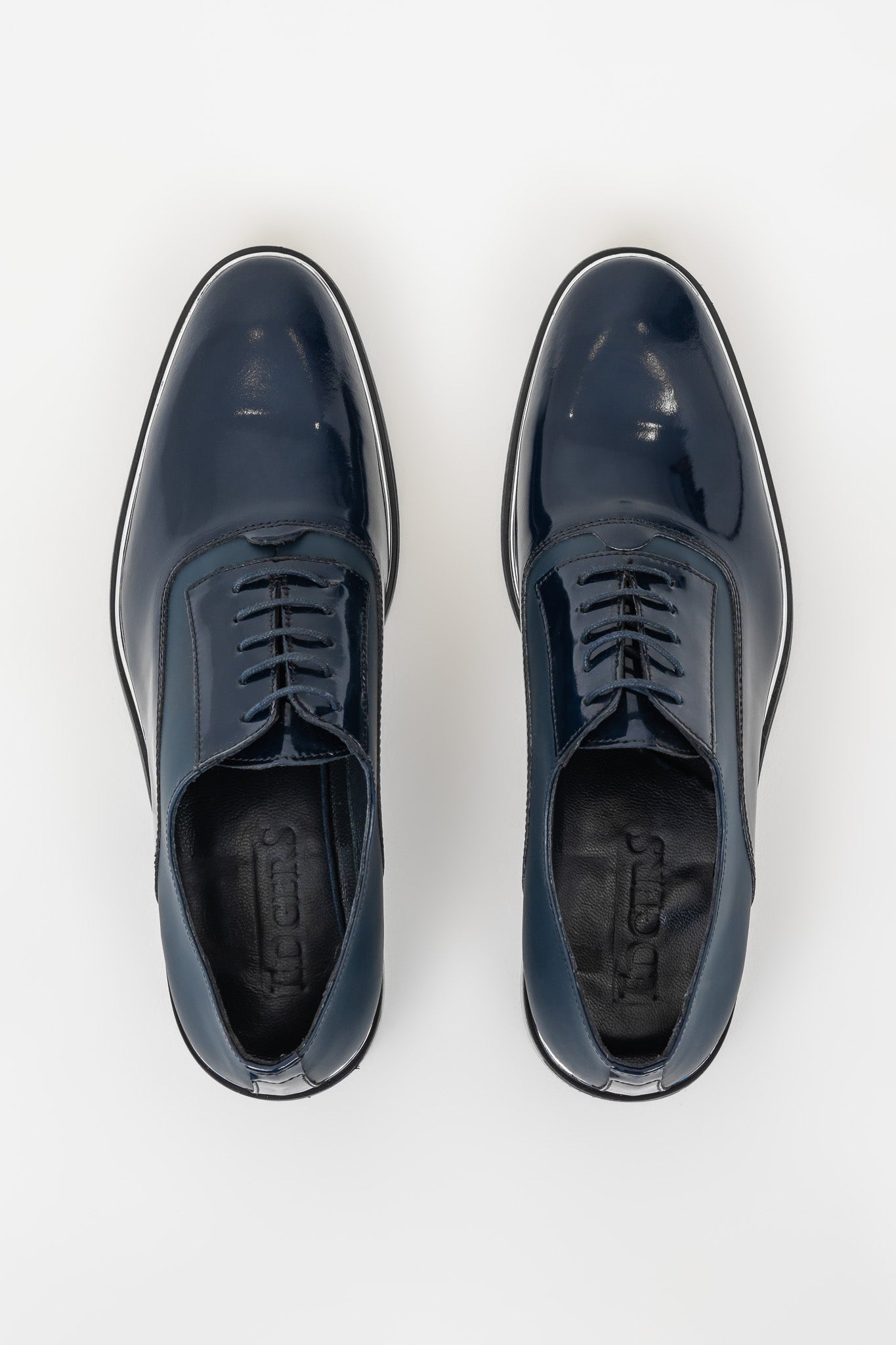Luxury Dress Shoes for Men, Merging Traditional Elegance with Modern Sophistication.