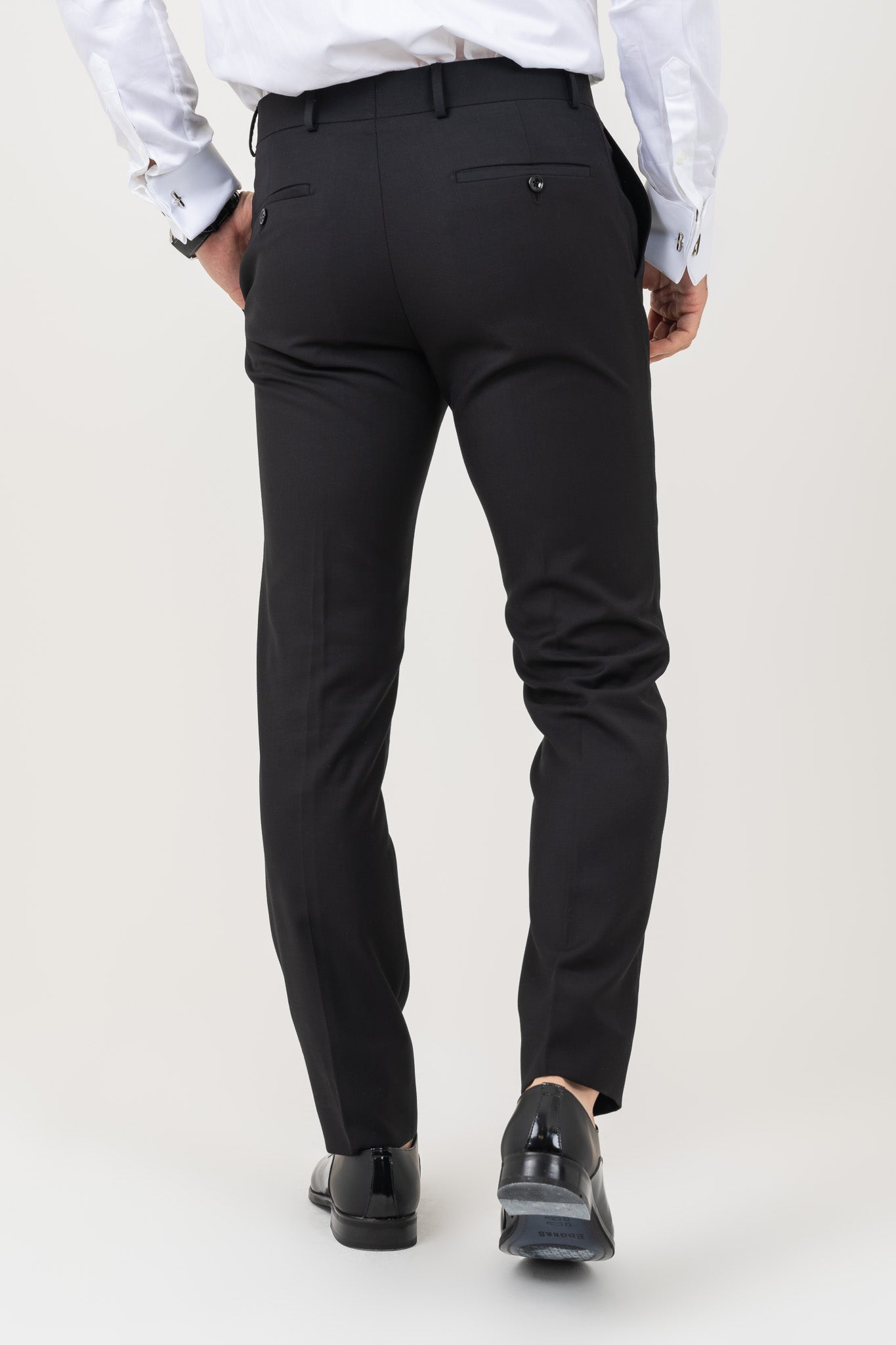 Men's Black Trousers, A Wardrobe Essential for Versatile Styling and Formal Attire.