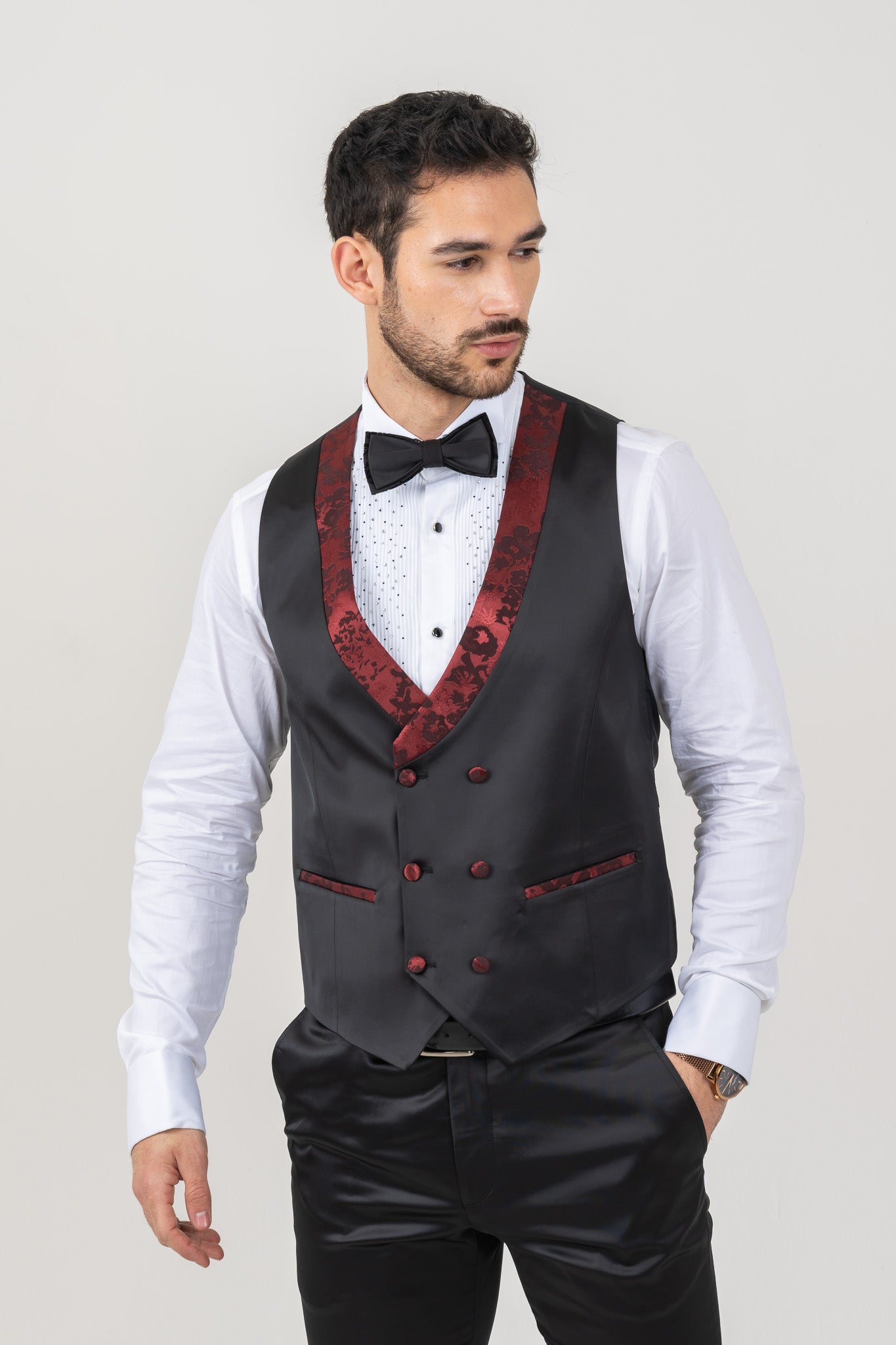 Complete burgundy 4 piece suit with stretchable fabric and Italian cut