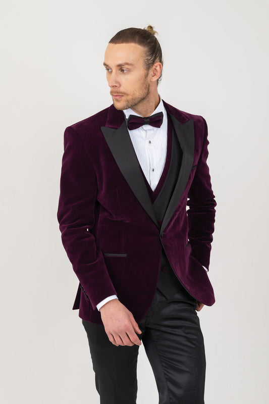 Groom Tuxedo for Wedding: Classic Sophistication for Evening Ceremonies