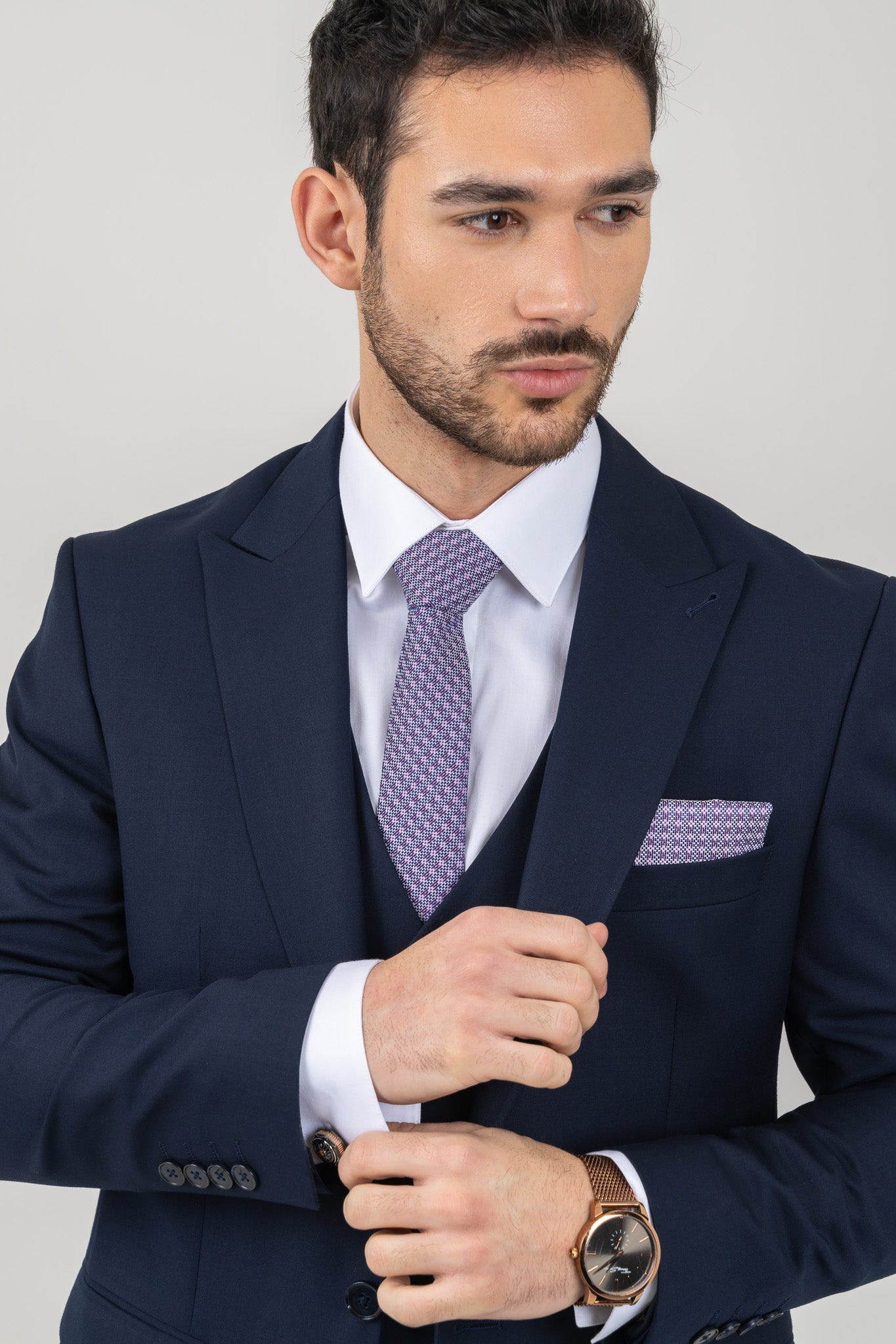 Elegant navy tuxedo suit for men with a Classic Fit