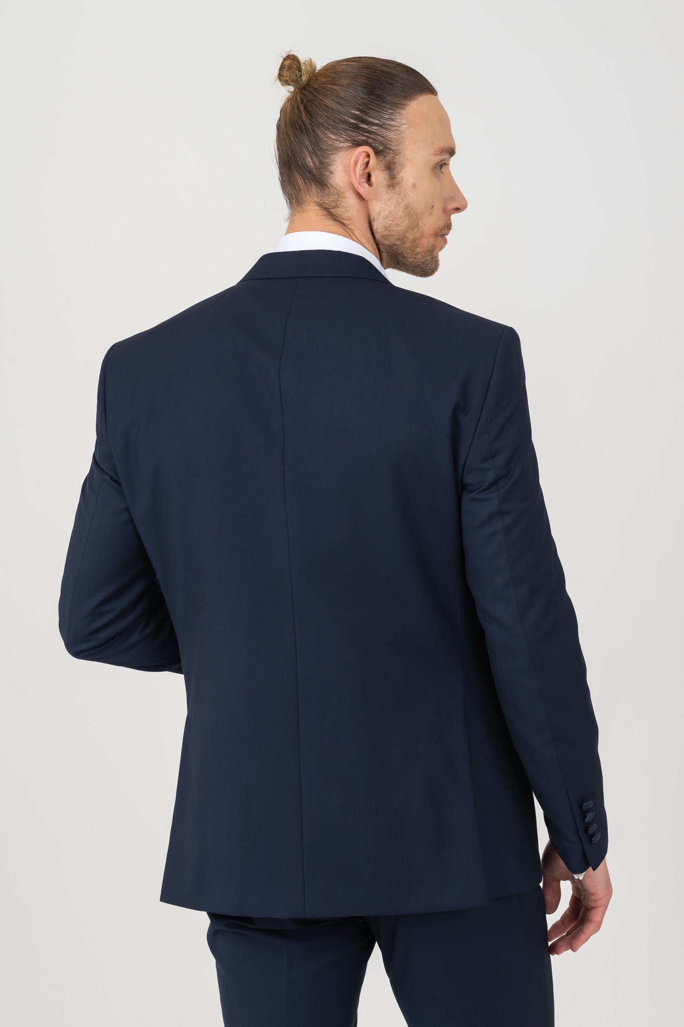 Complete 4 Piece Tuxedo Suit Set for Groomsmen in Navy