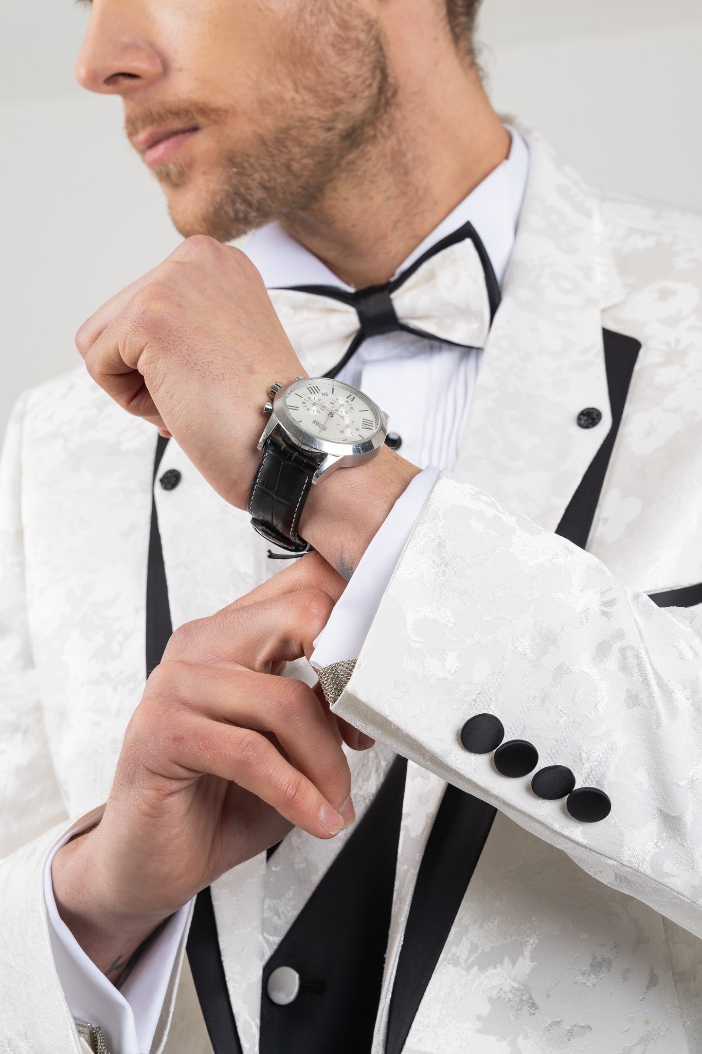 Elegant double mono lapel design