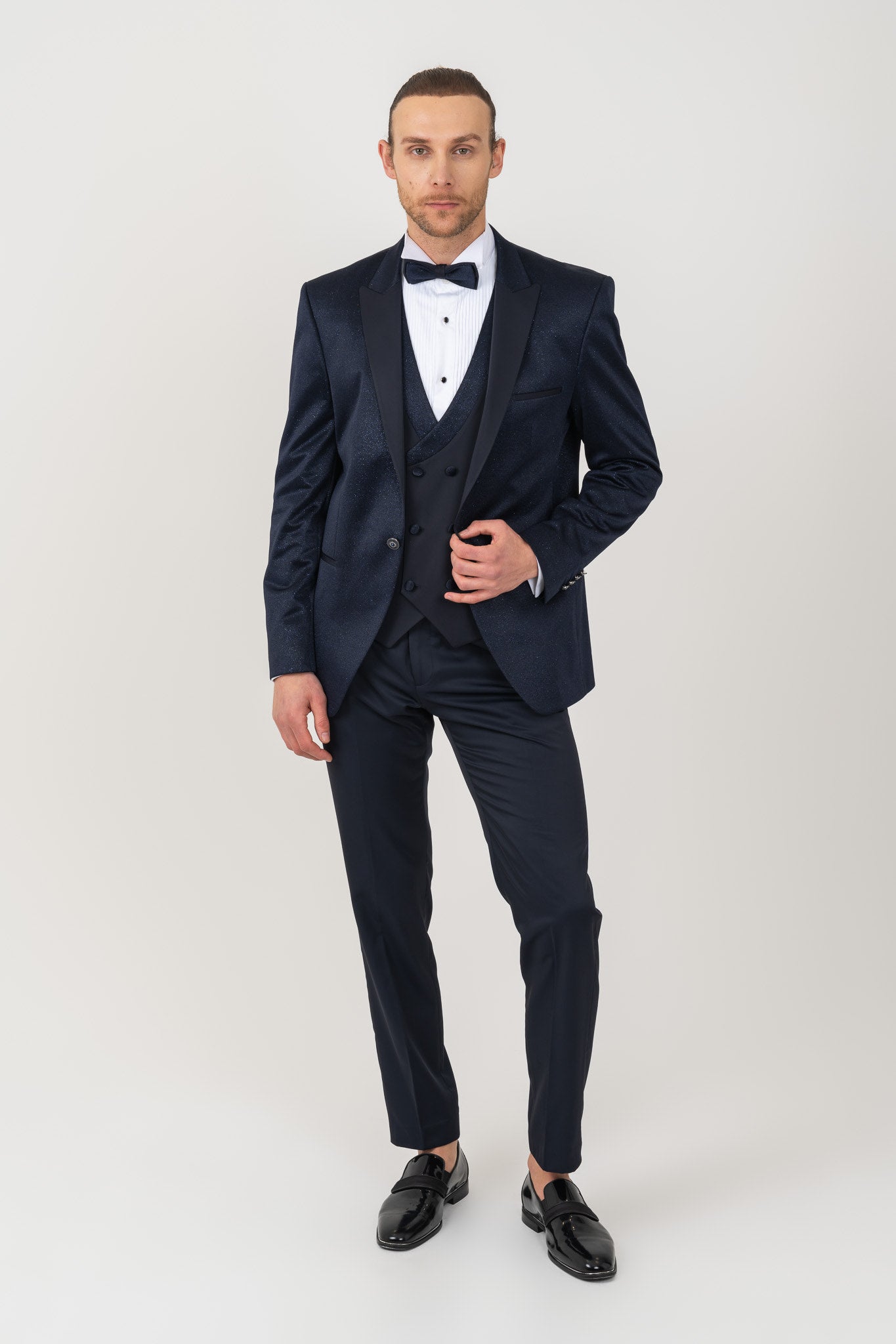 High-Quality Navy Suit Trousers Crafted for Durability and Style in Men's Formal Wardrobe.