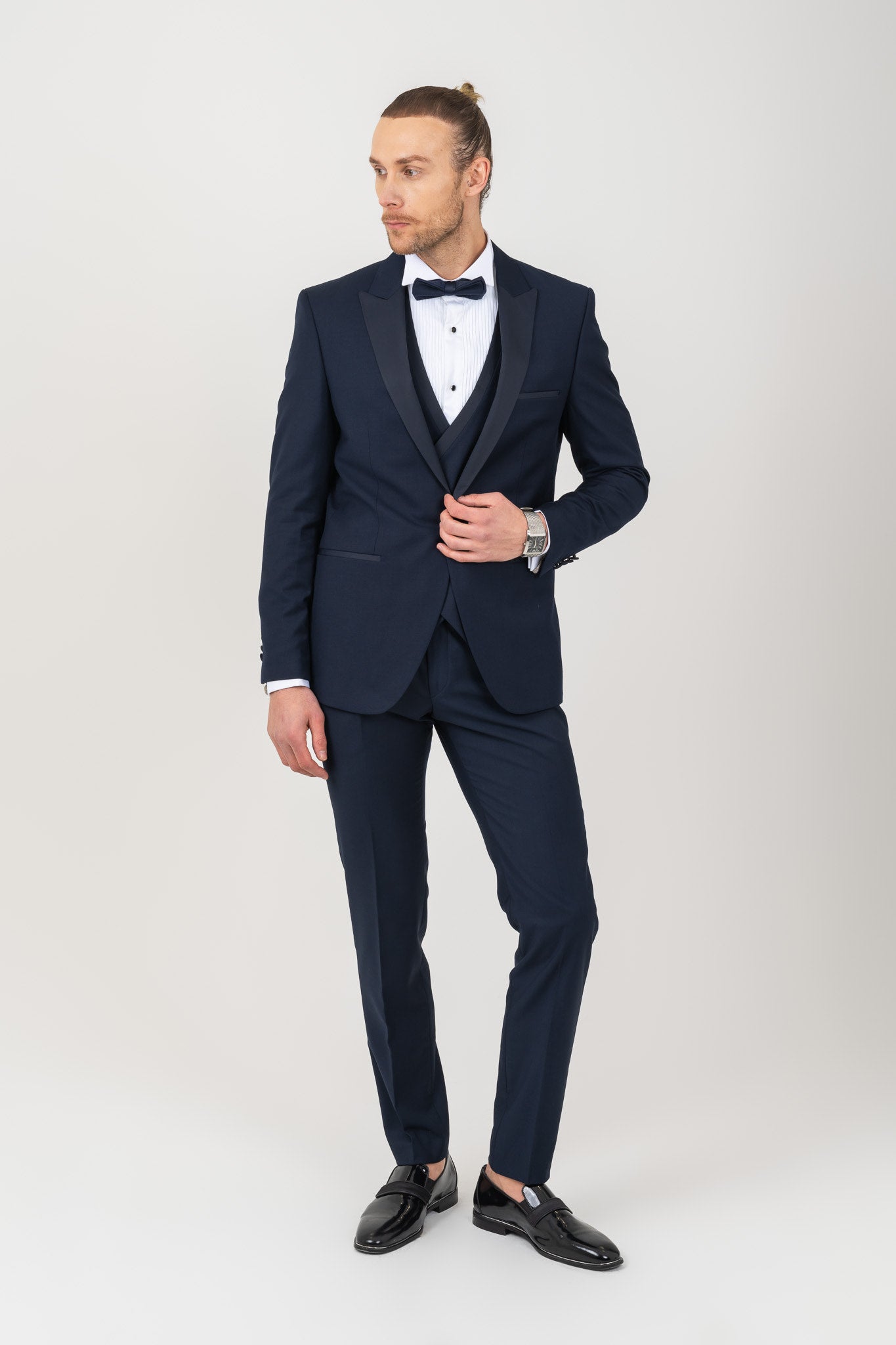 Men's Navy Trousers, A Wardrobe Essential for Formal Wedding Attire