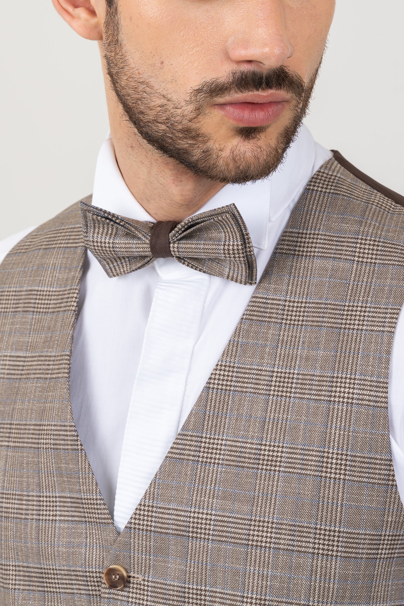Stylish Cross Checked Suit with Free Bow Tie